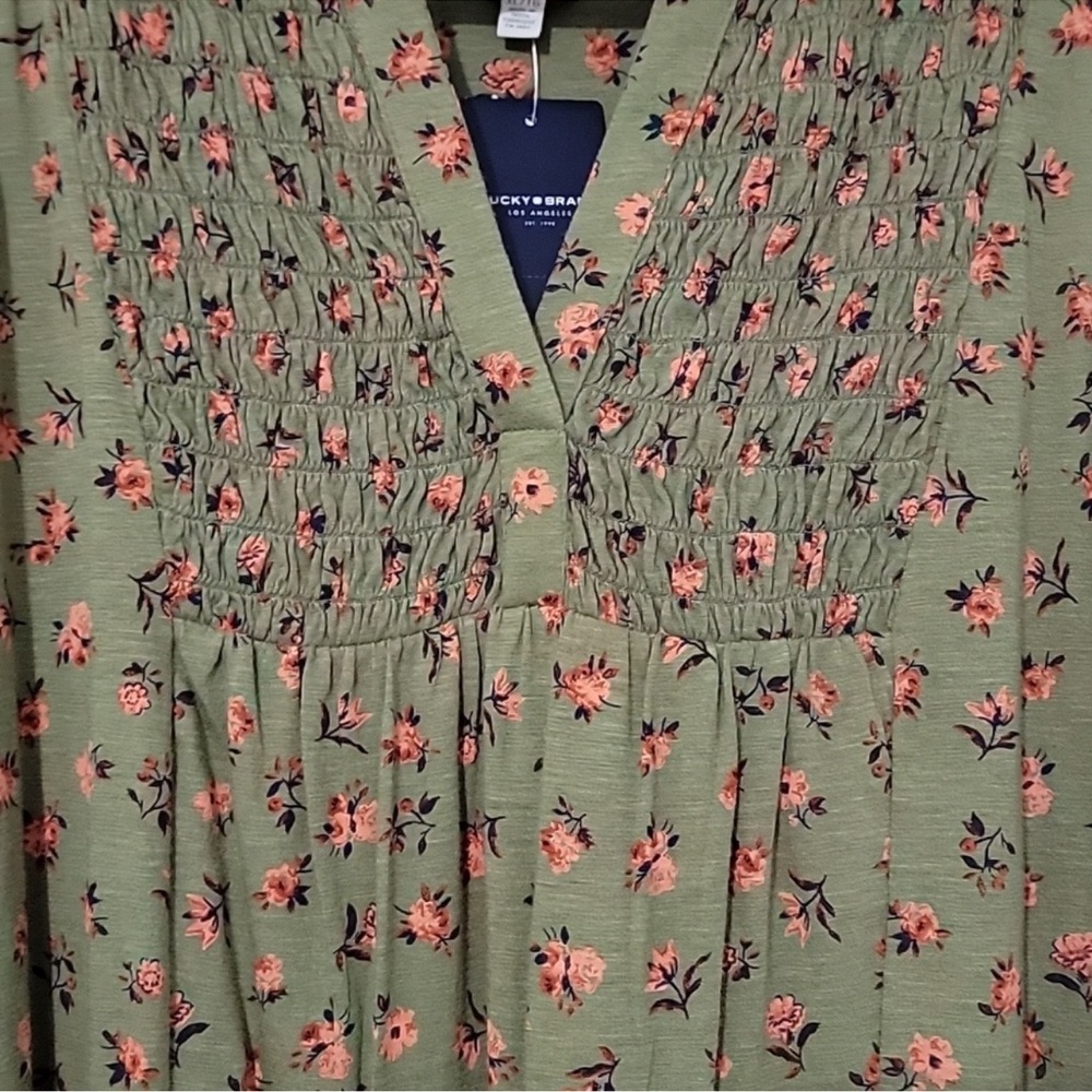 NWT Lucky Brand Olive Green Floral Sleeveless Tank blouse - Picture 2 of 4